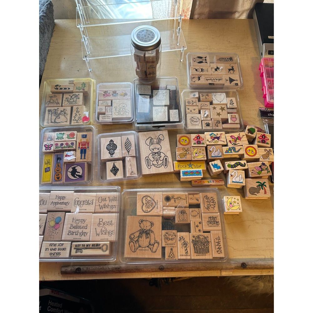 Huge stamper collection you're getting five stampers and a brand new ink pad +🎁